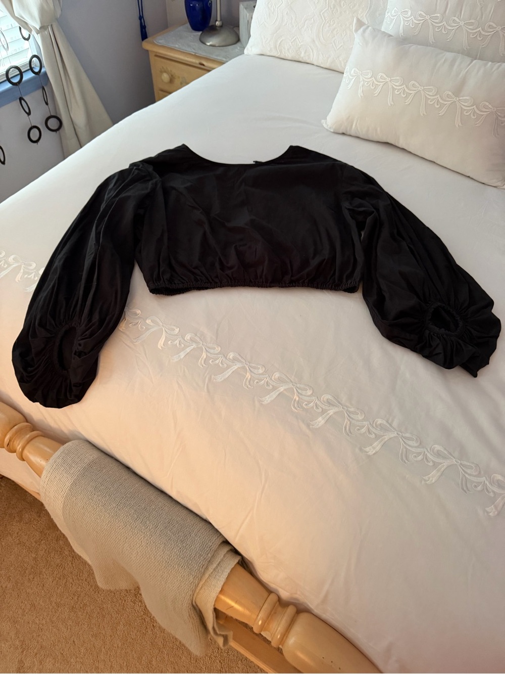 pistola Black Puff-Sleeve Cropped Blouse